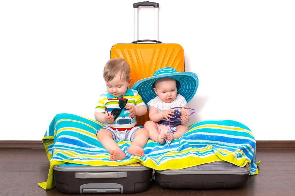 Top Travel Tips Flying With Twin Babies / #TravelTime post thumbnail image