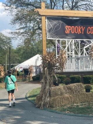 Trick-or-treating at Dutch Wonderland