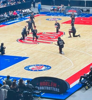 Harlem Globetrotters team during warm ups.