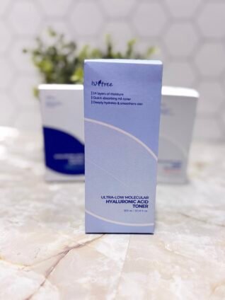 Isntree Ultra-Low Molecular Hyaluronic Acid Toner for Korean skincare routine for dehydrated skin